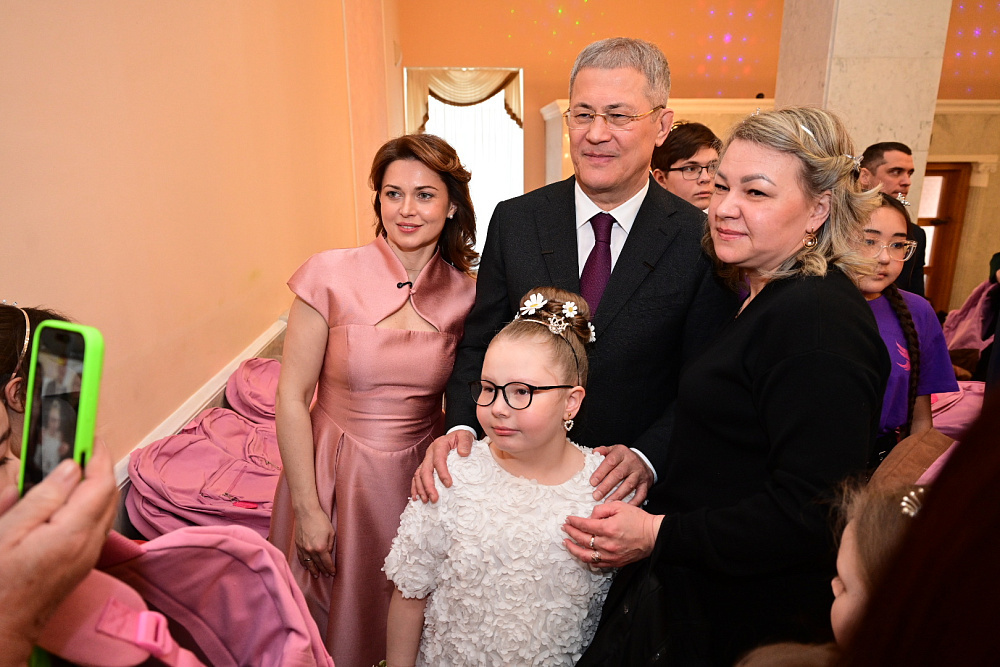 «Бал маленьких принцесс» в Уфе собрал детей со всей республики