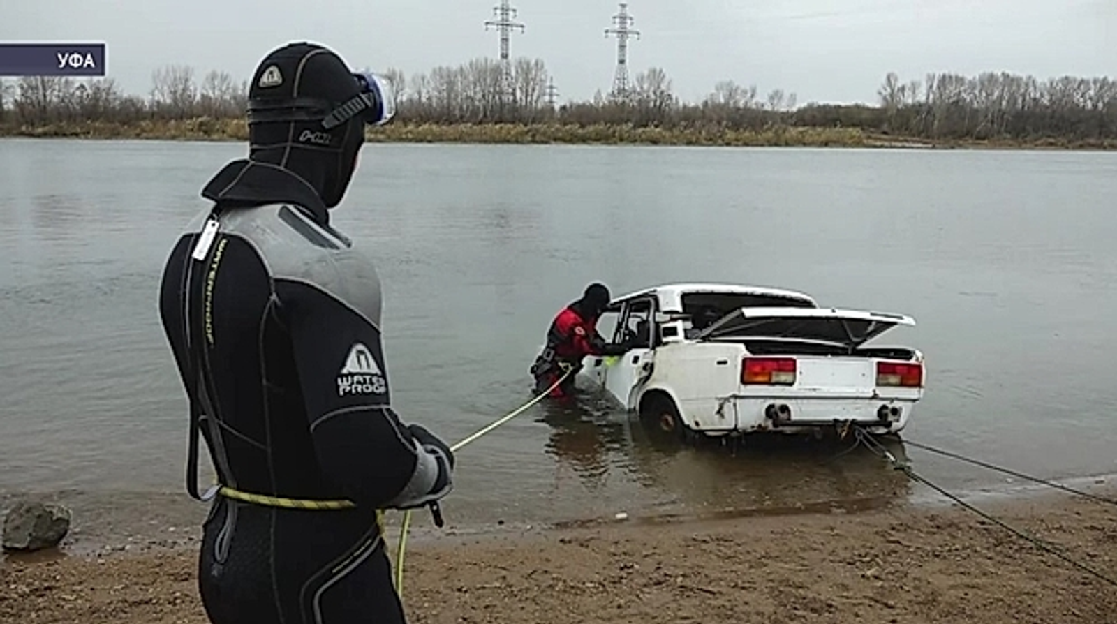 В Уфе спасатели отрабатывали действия при ДТП