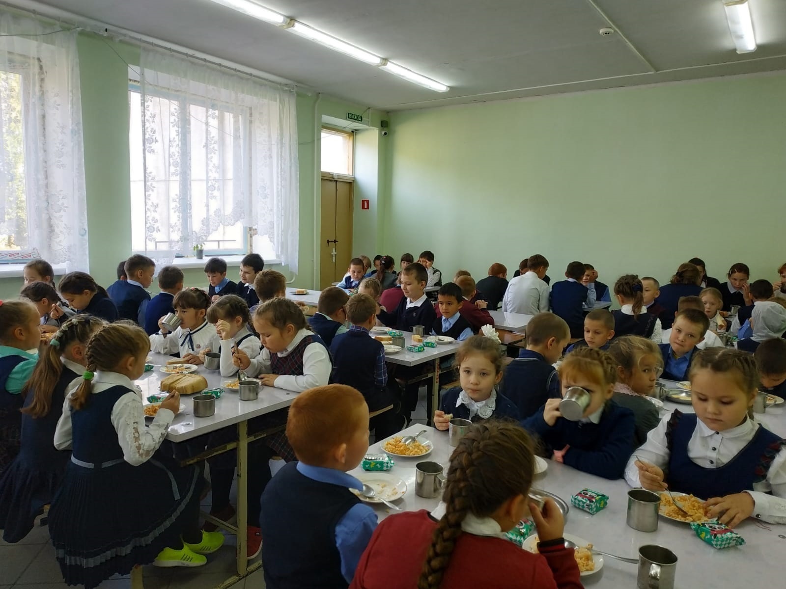 Радий Хабиров поручил главам муниципалитетов лично контролировать питание школьников