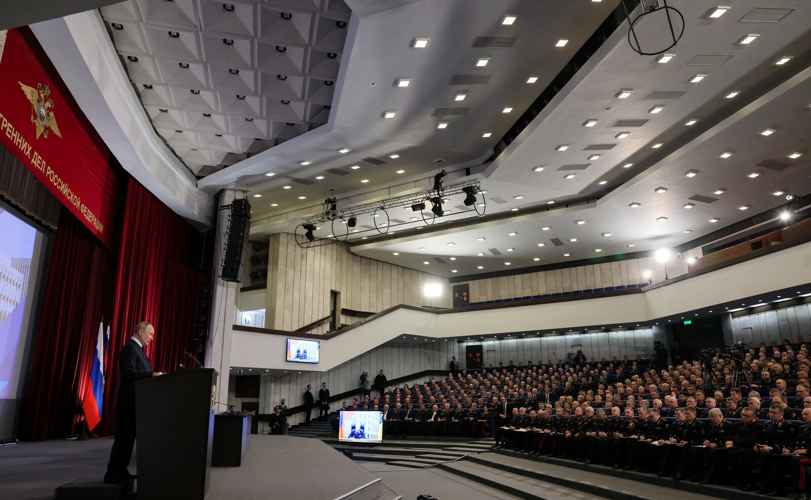 Путин вступил на заседании  коллегии МВД