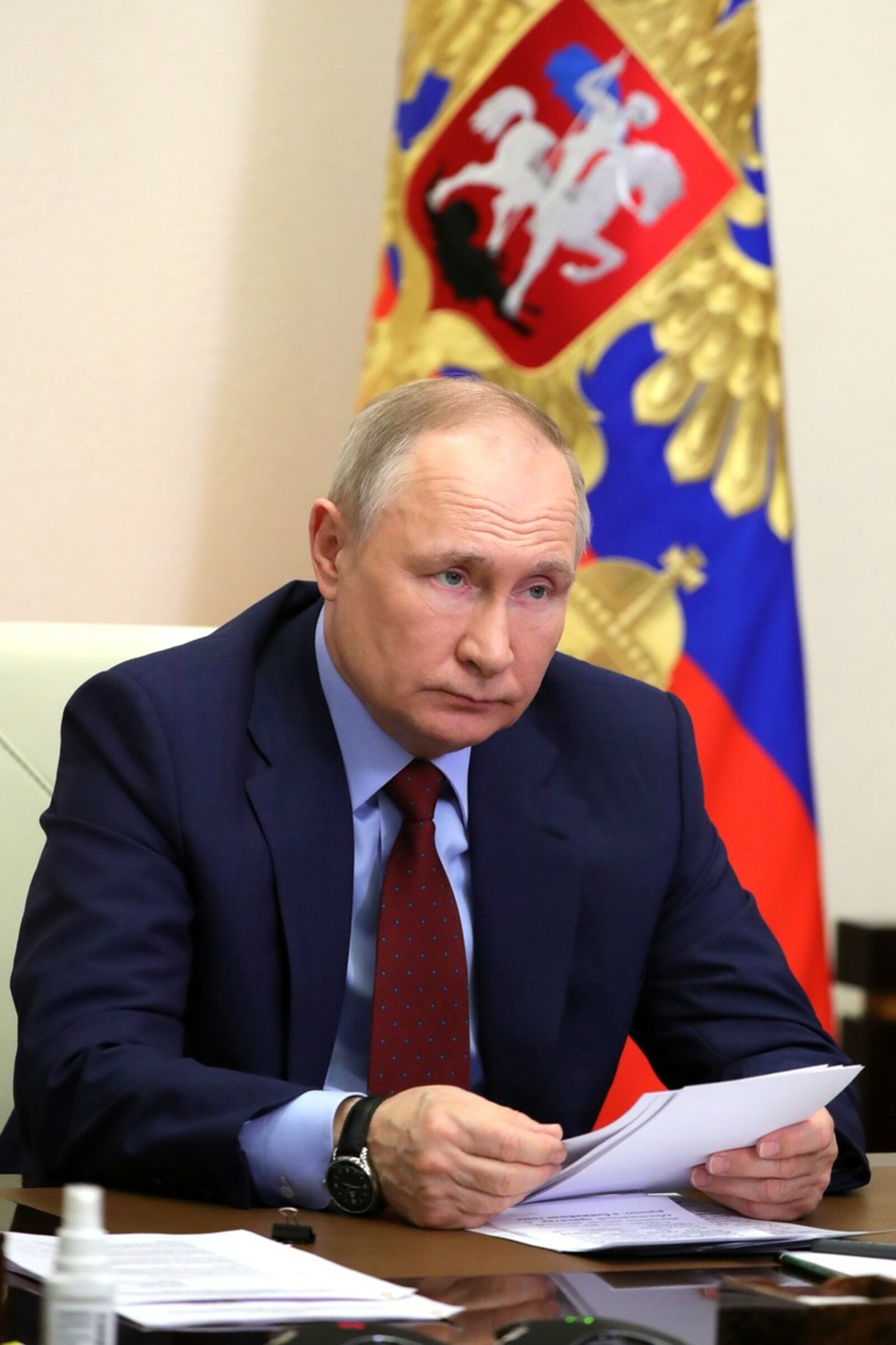 Президент Путин провел совещание с  постоянными членами Совета Безопасности