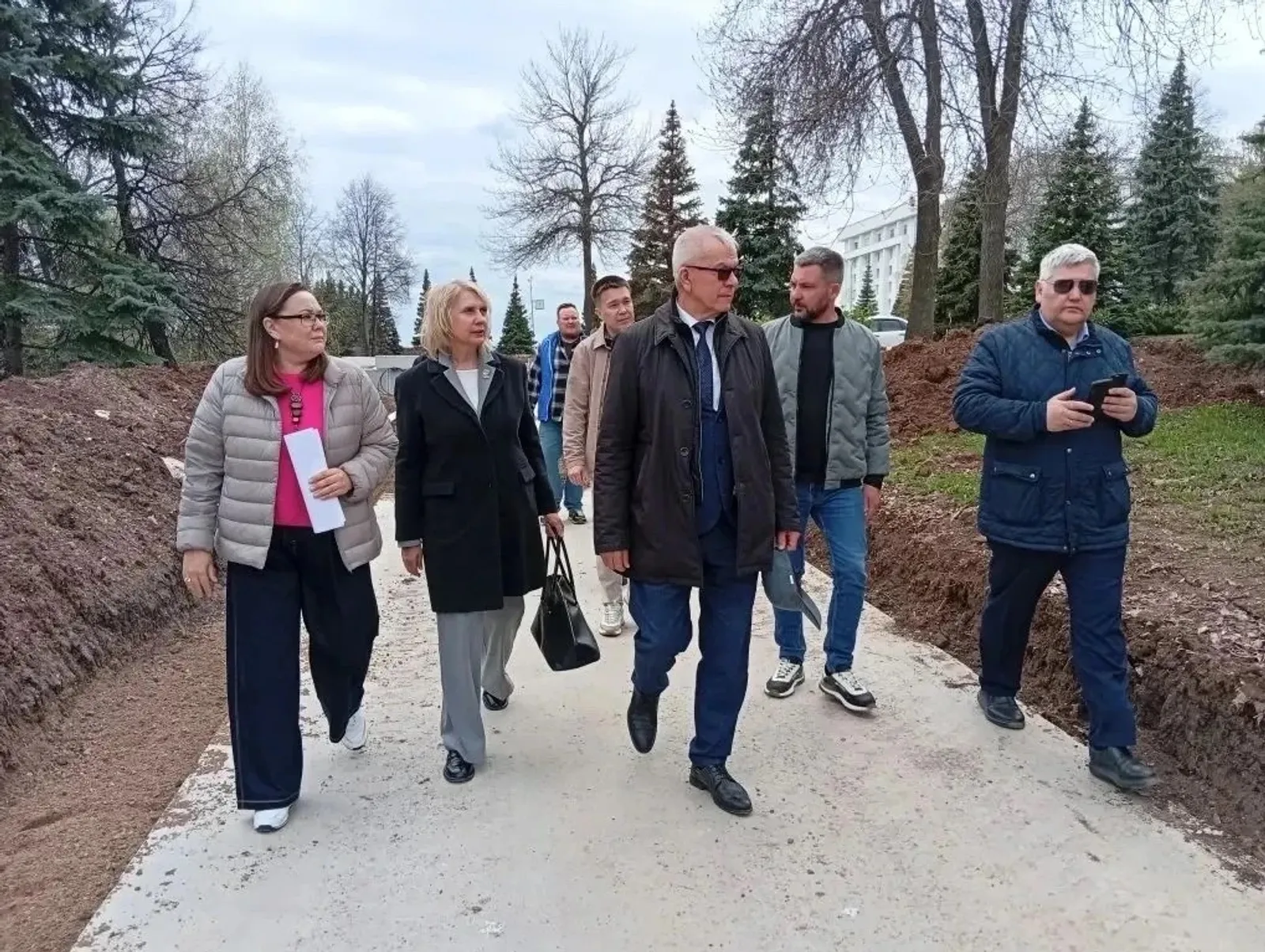 В Уфе провели мониторинг реконструкции парка им. Ленина