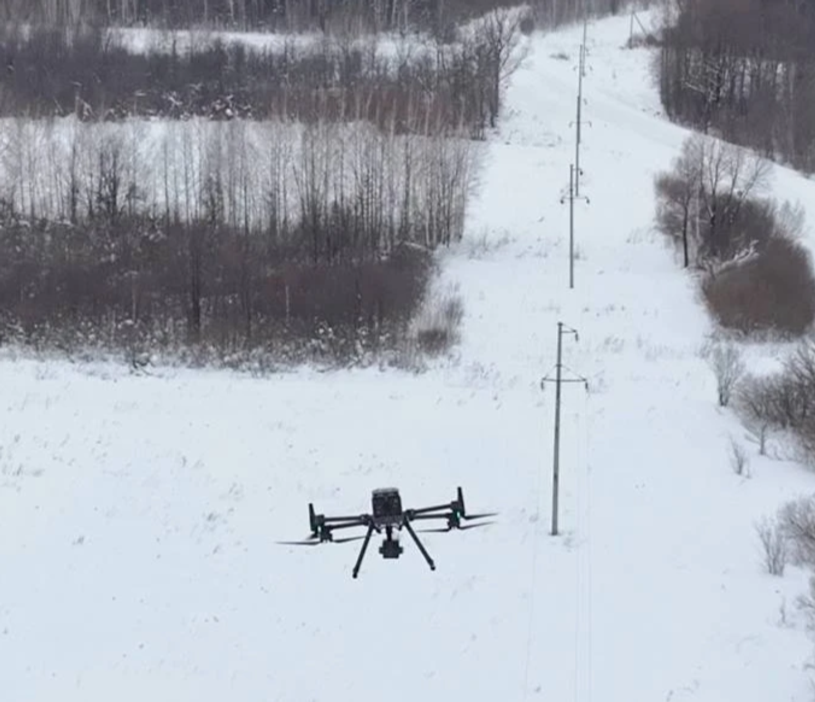 В Башкирии энергетики подняли в небо нового «инспектора» ЛЭП