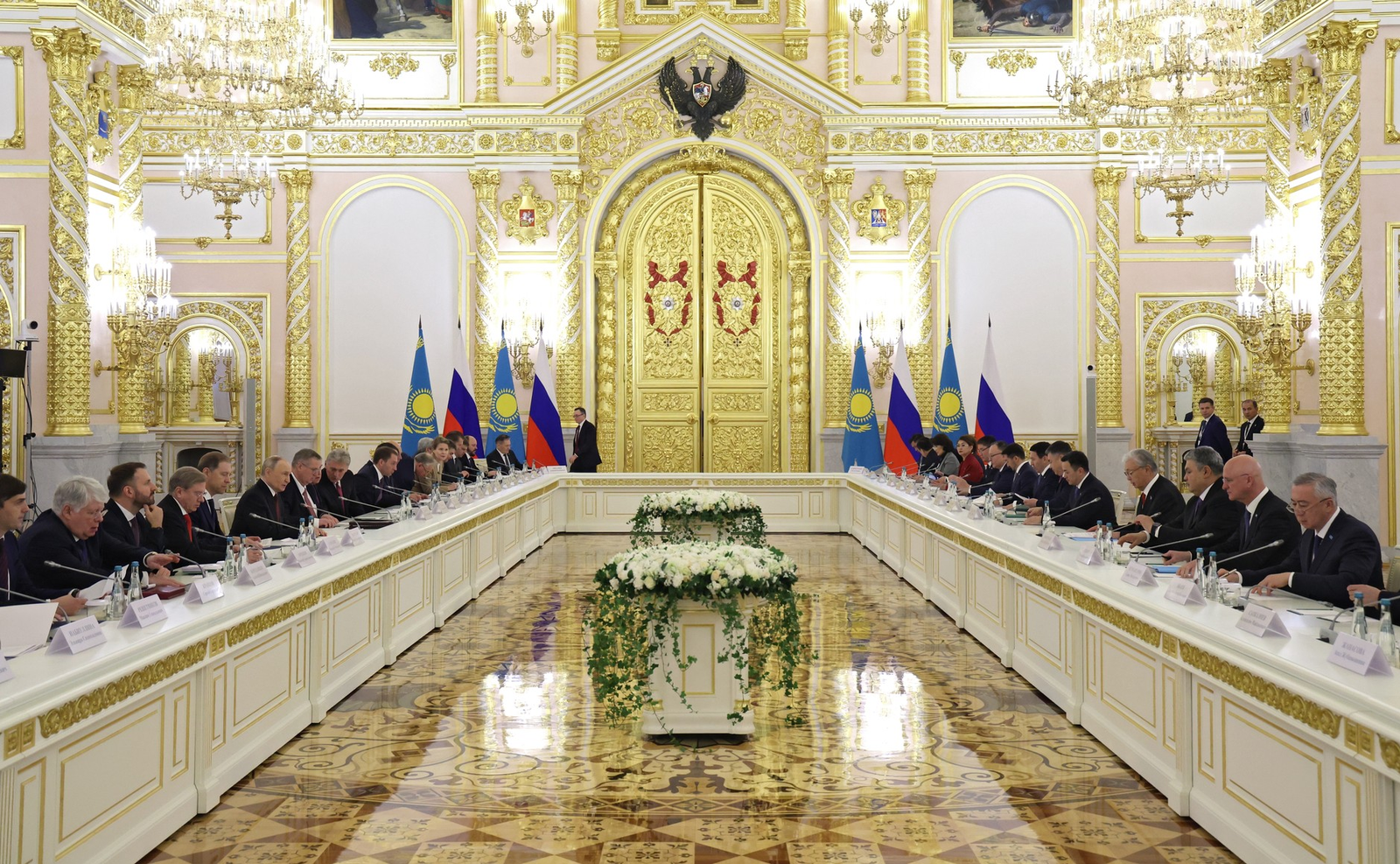 Cостоялись переговоры Владимира Путина с Касым-Жомартом Токаевым