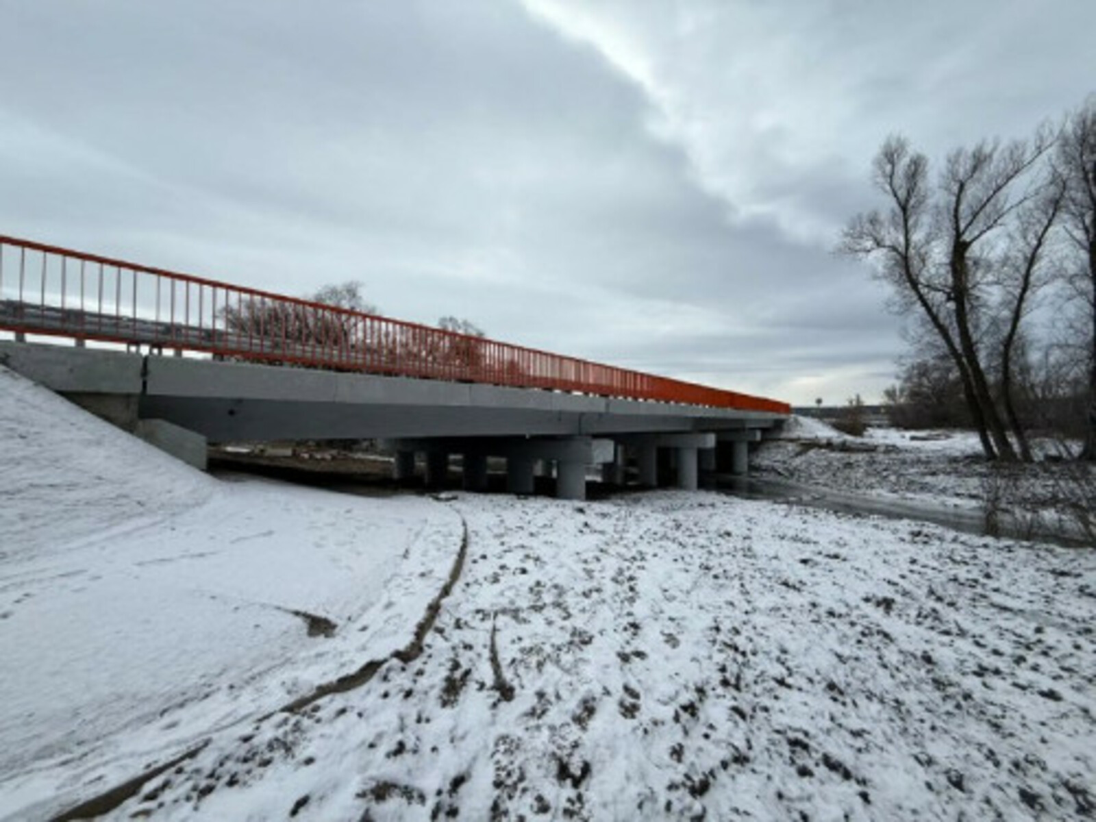 В Альшеевском районе отремонтировали мост через реку Курсак