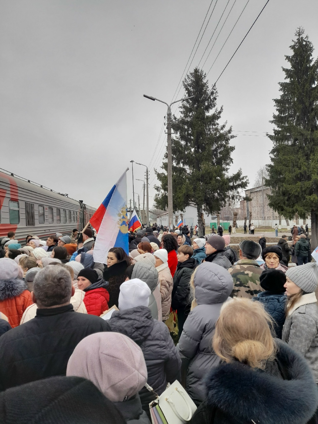 Волна народной поддержки