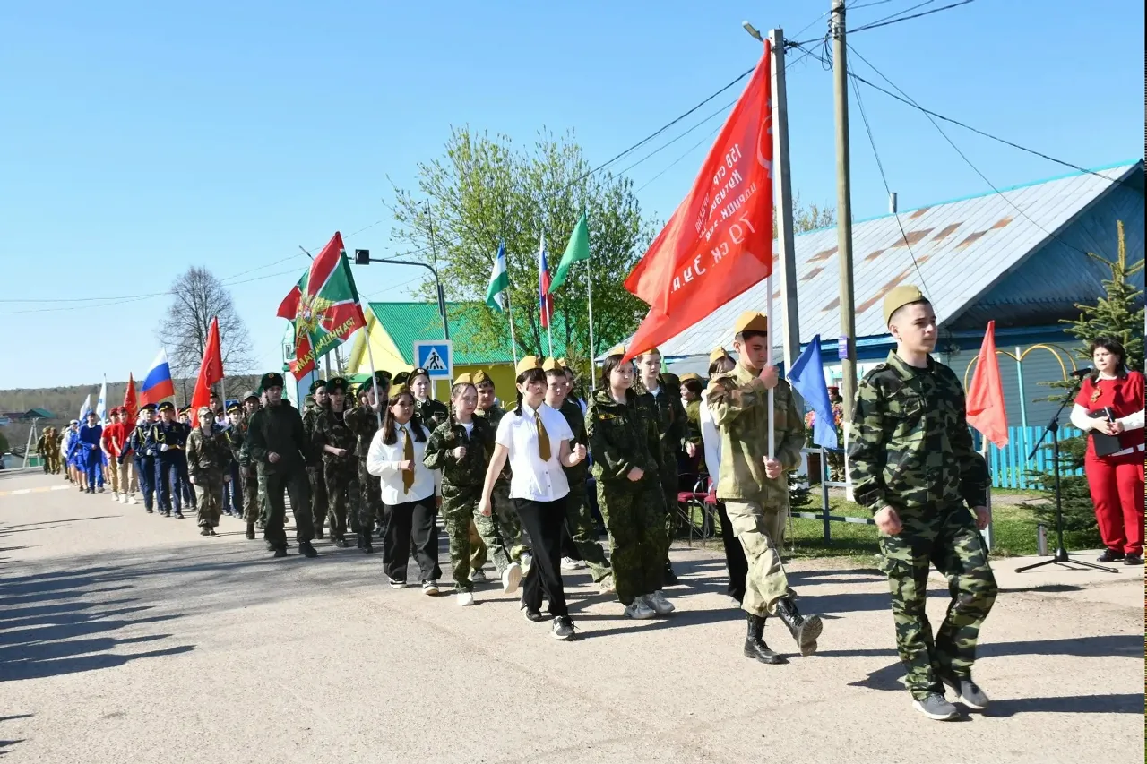 Стремись к победам, школа, с именем Героя!