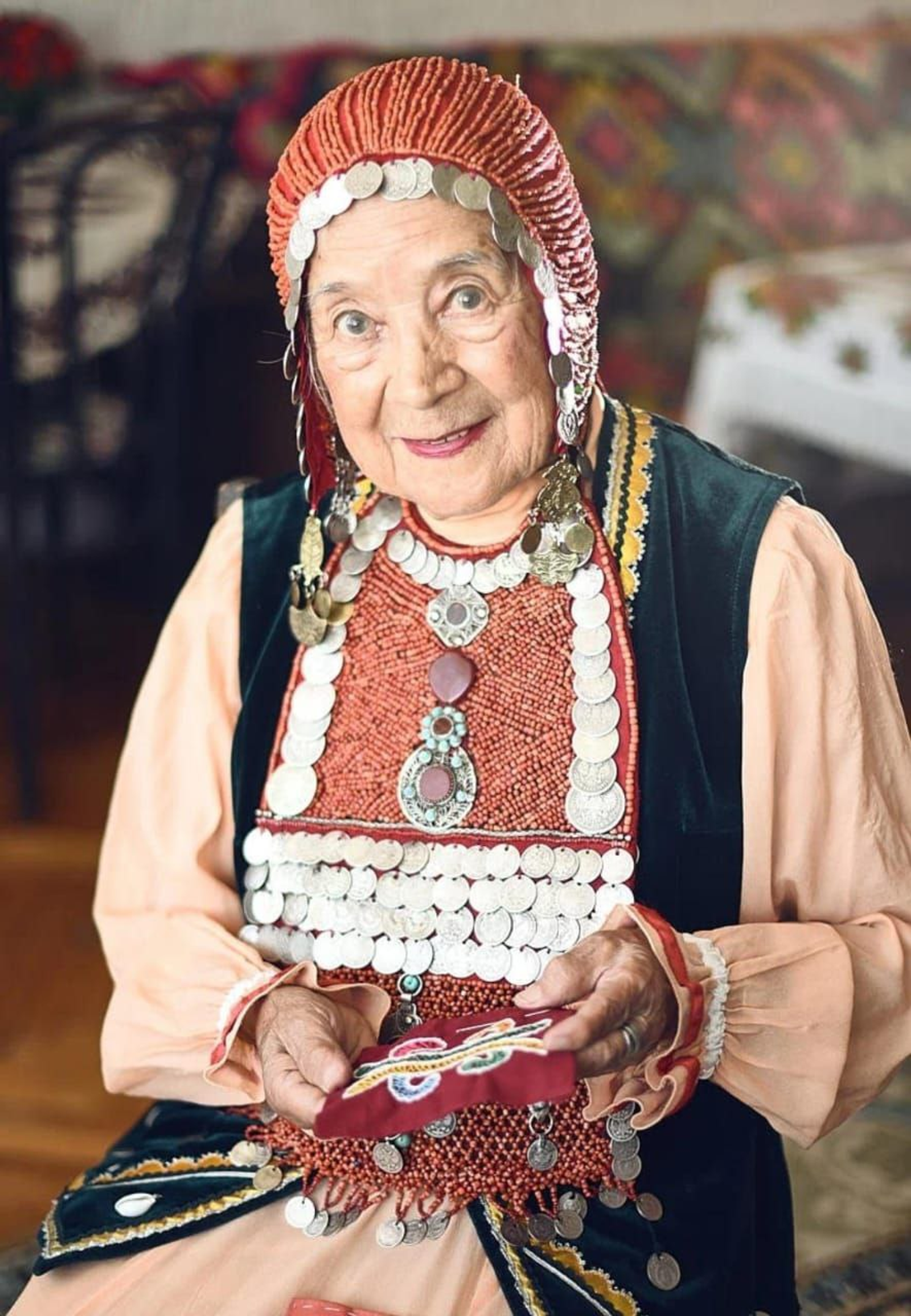 Под звон монисто