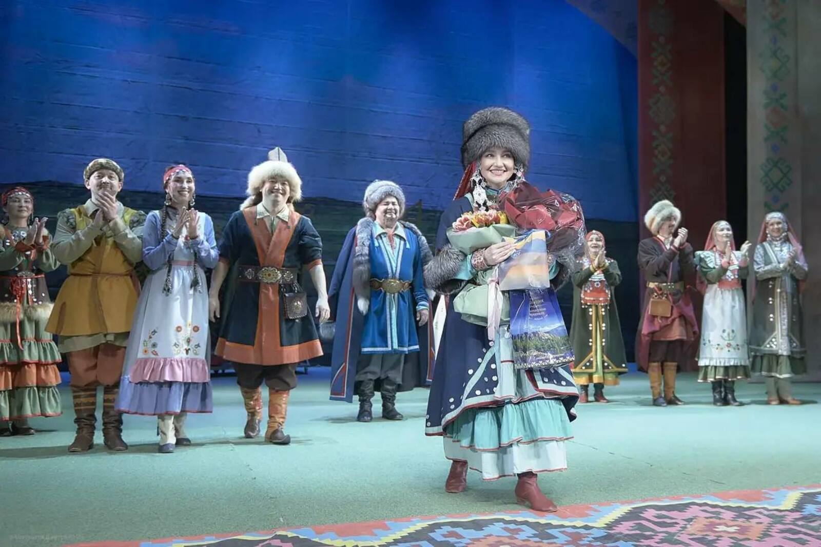 Народная артистка РБ Эльмира Саматова отметила золотой юбилей бенефисом