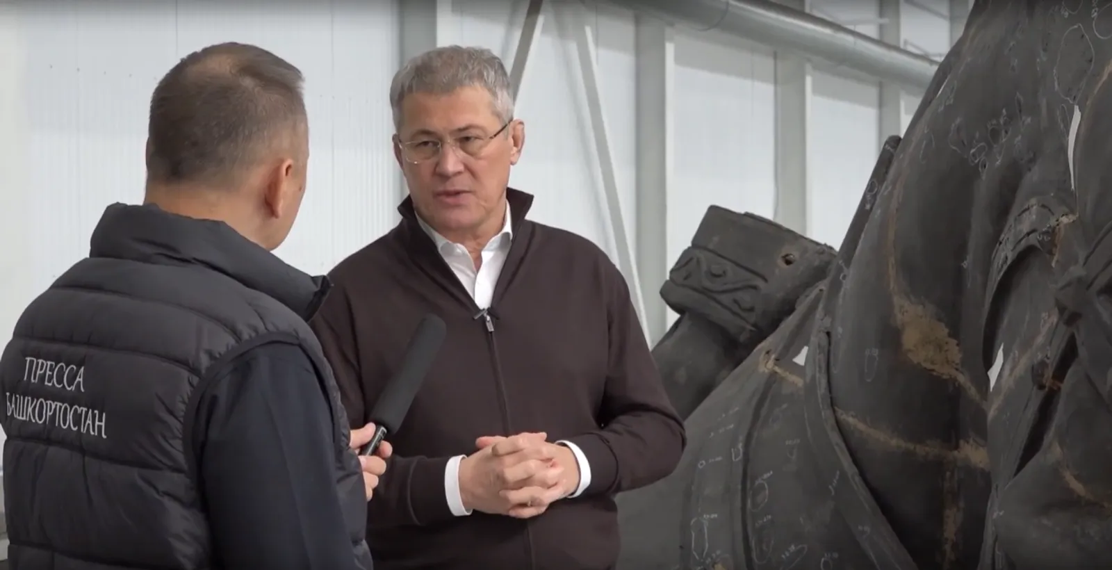 Радий Хабиров рассказал о двух вариантах восстановления памятника Салавату