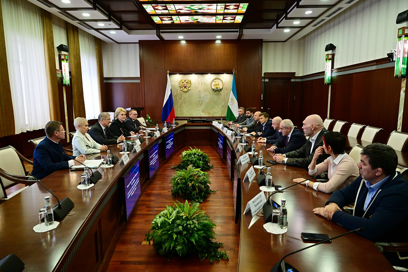 Радий Хабиров встретился с гостями Общественной премии «Молодость нации»