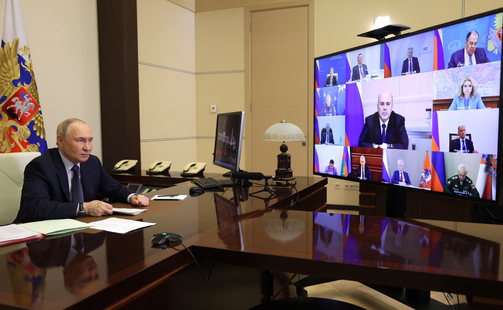 Путин  провел  заседание  Совета Безопасности