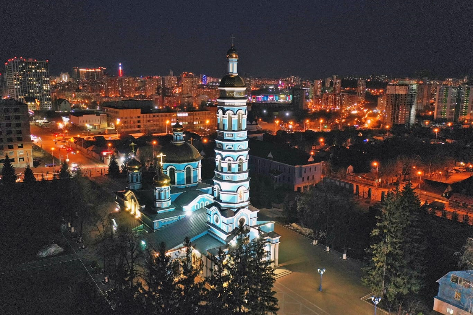 Радий Хабиров поздравил православных христиан с Пасхой