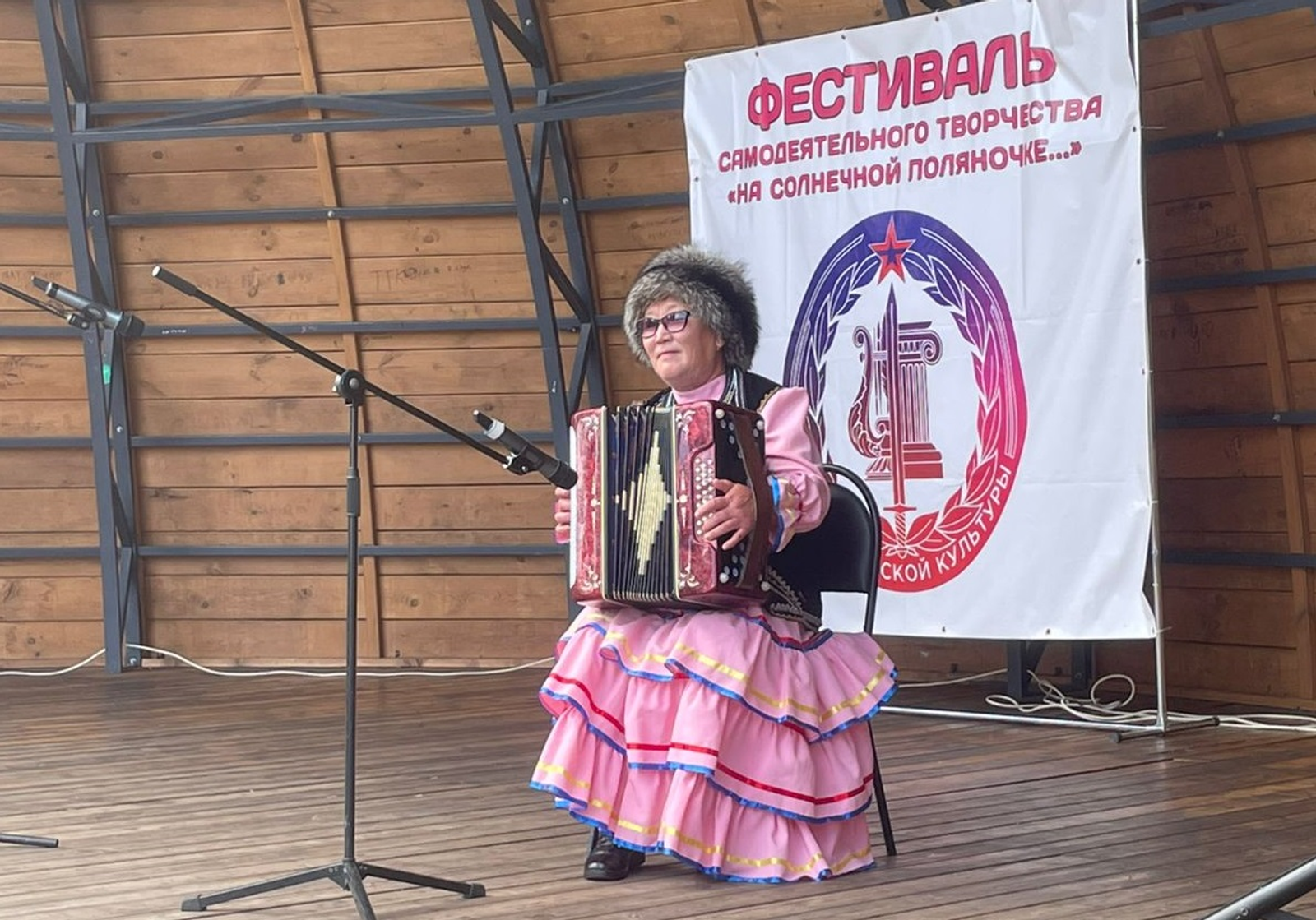 Ради праздника гармонистов жительница Башкирии научилась играть за ночь