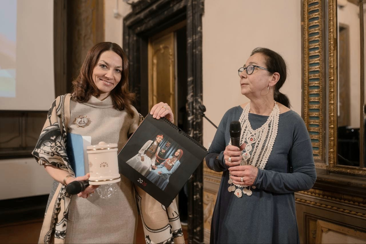 Под звон монисто