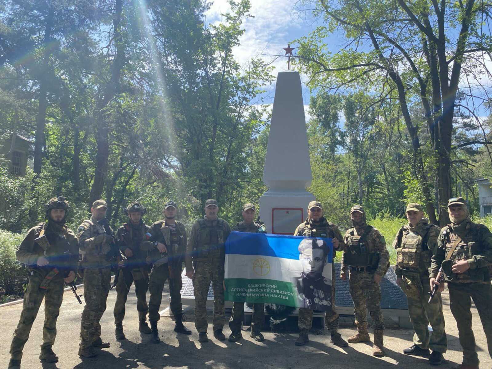 Воины из Башкирии  восстановили памятник участникам Великой Отечественной войны  в ЛНР