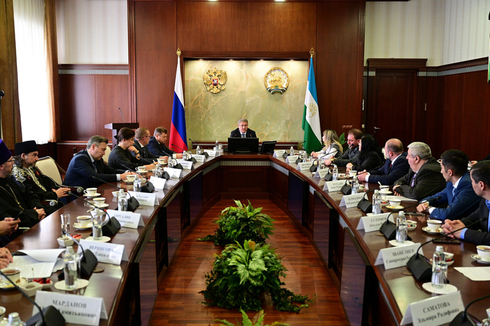 Радий Хабиров  встретился с представителями  национальных диаспор