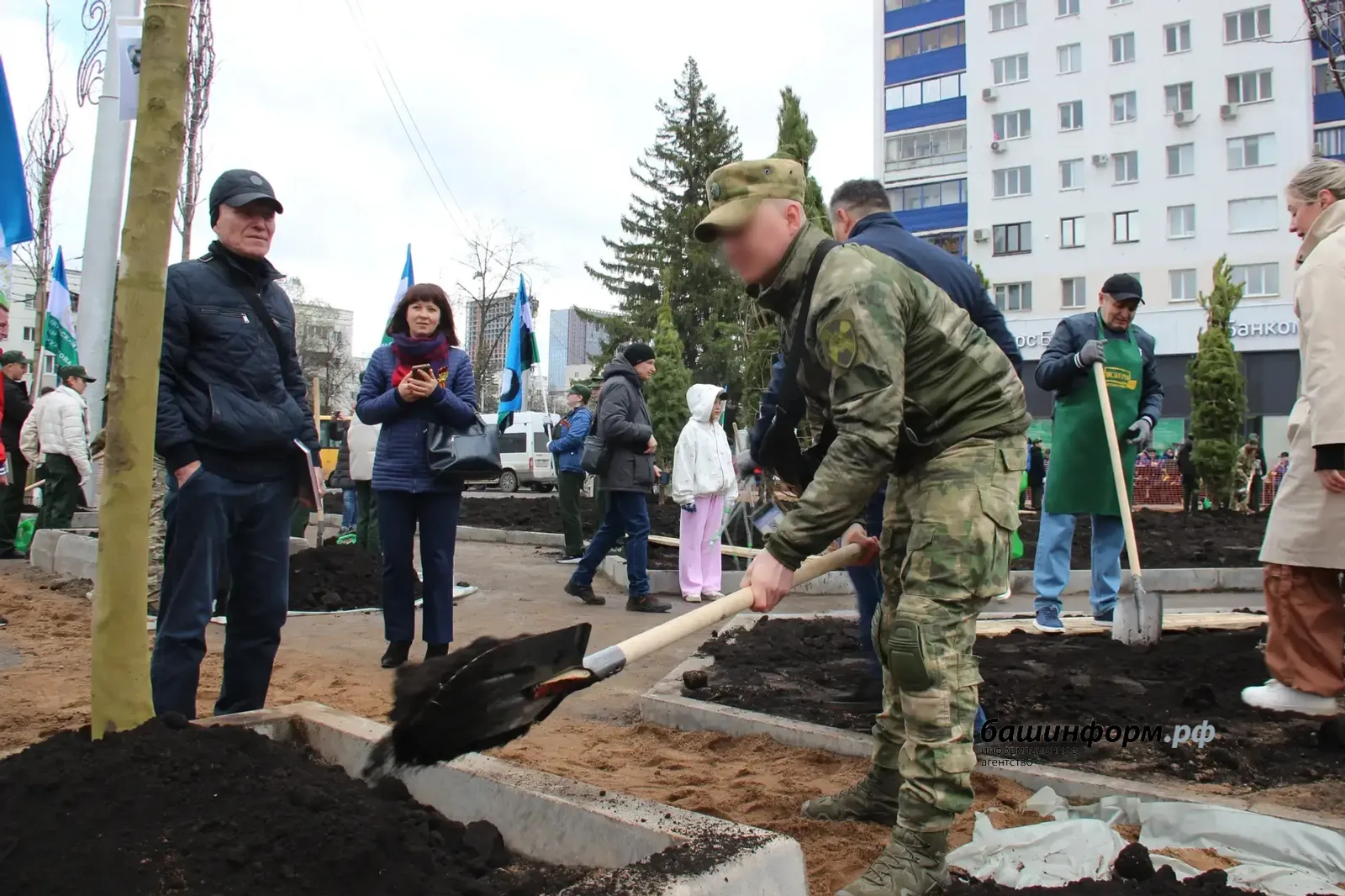 В Уфе открыли сквер в честь героев СВО