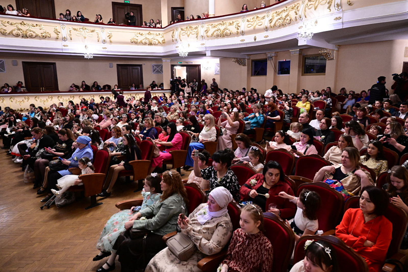 «Бал маленьких принцесс» в Уфе собрал детей со всей республики