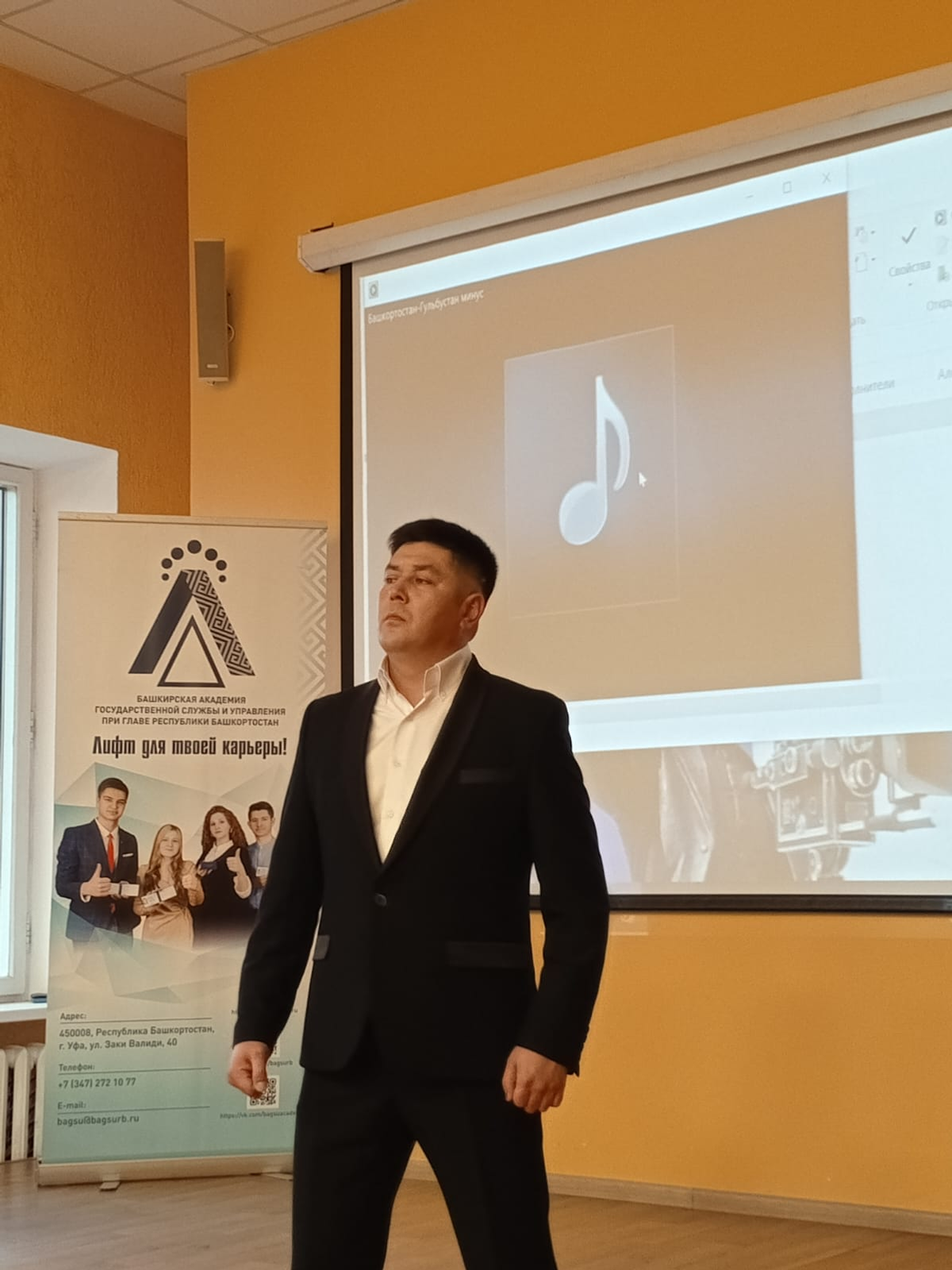 Достойны все, но премия одна