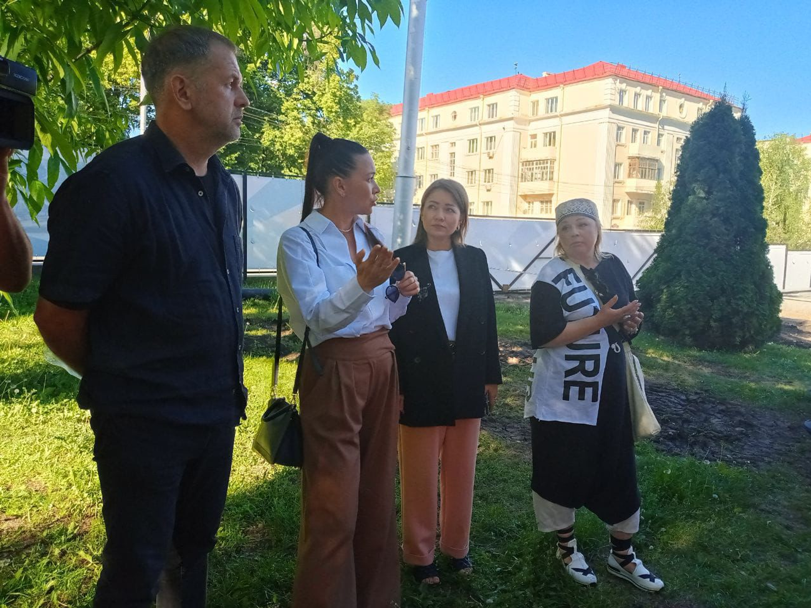 В уфимском парке Ленина начали кронирование  деревьев