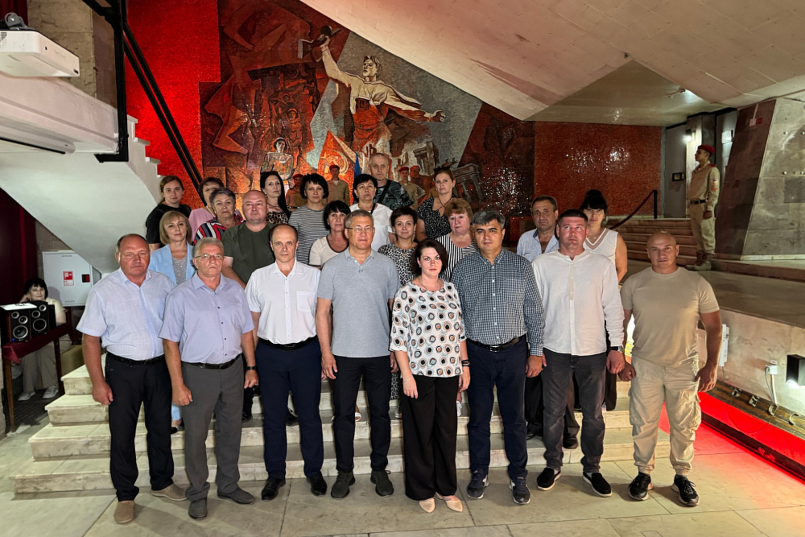 Радий Хабиров почтил в ЛНР  память павших воинов 112-й Башкирской кавдивизии