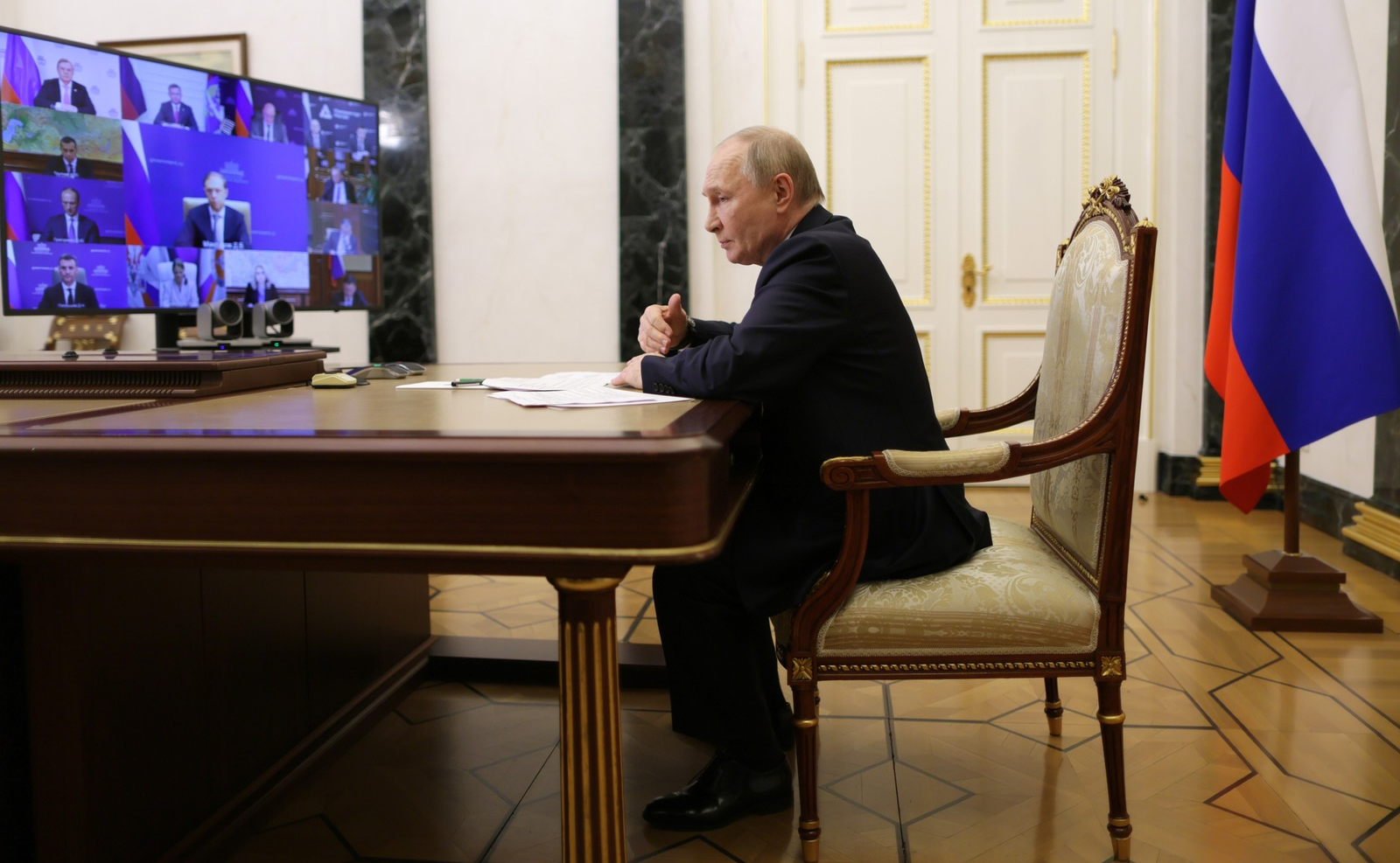 Путин провёл совещание с членами правительства