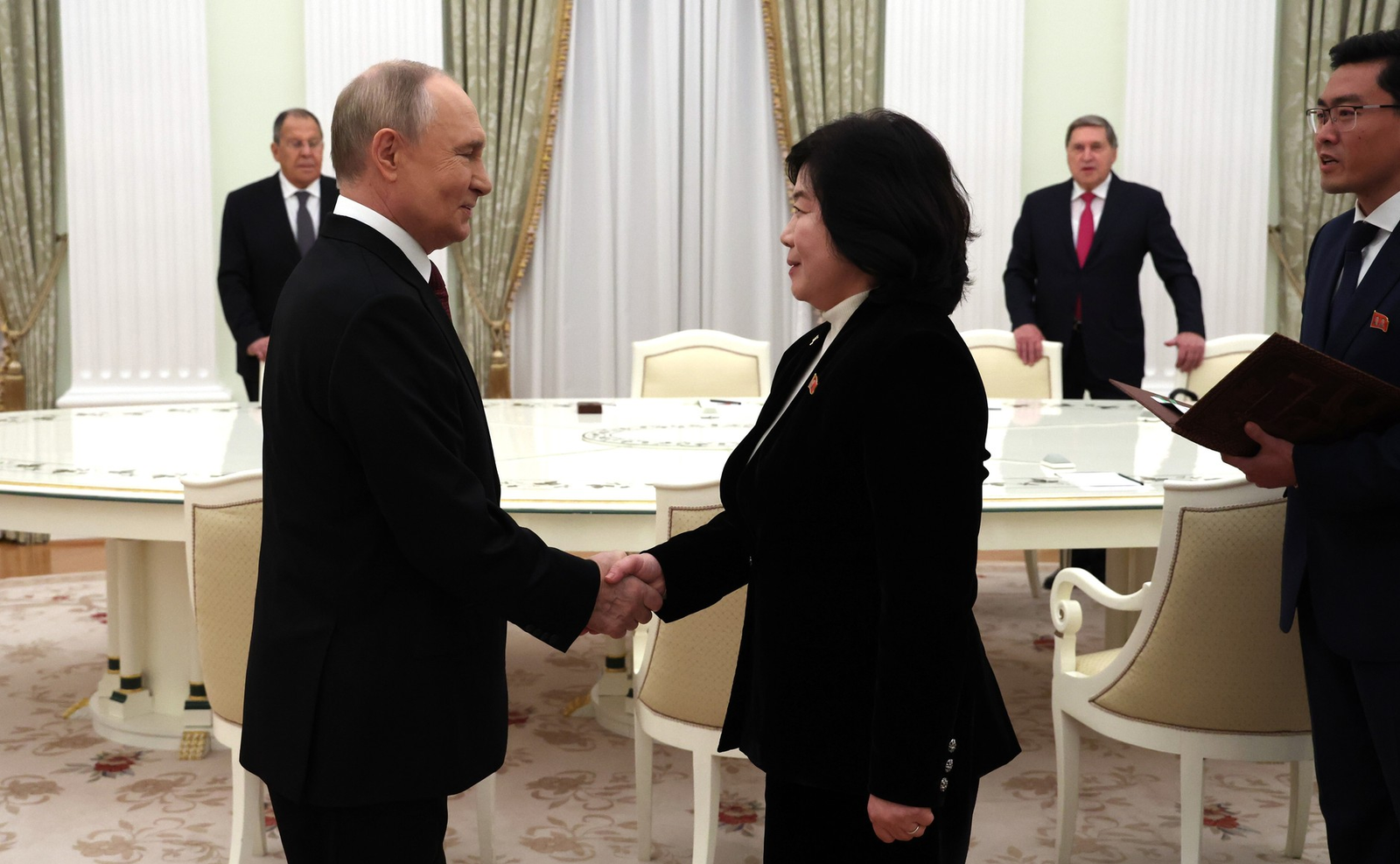 Путин встретился  с министром иностранных дел КНДР Цой Сон Хи