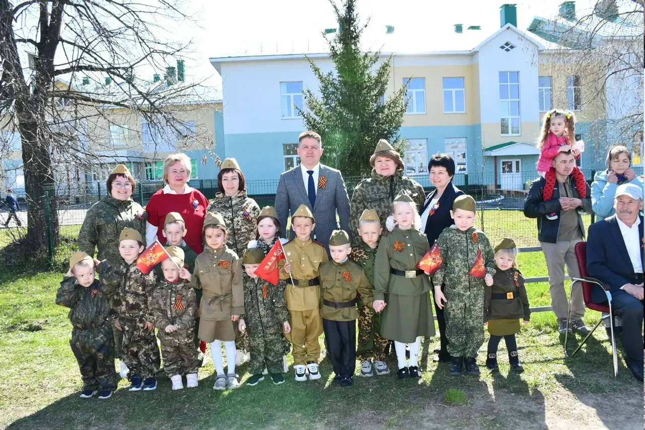 Стремись к победам, школа, с именем Героя!