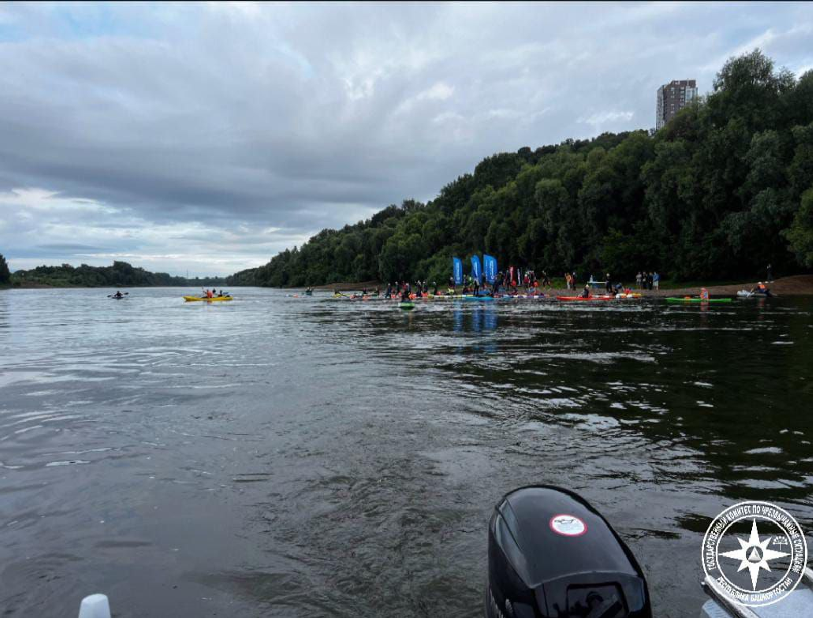В Уфе спасатели оказали помощь участнице заплыва