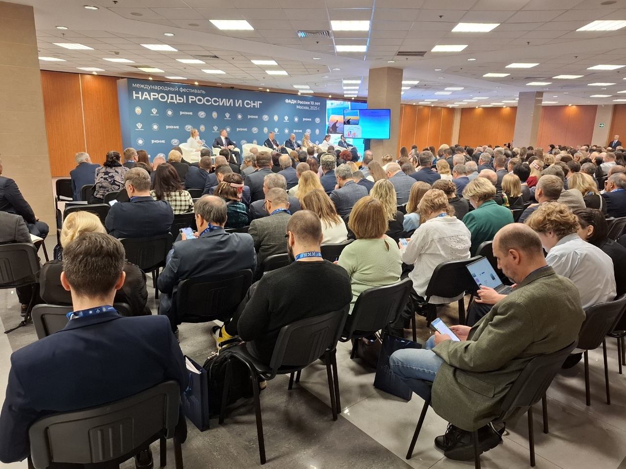 КОГДА МЫ ЕДИНЫ, МЫ НЕПОБЕДИМЫ !