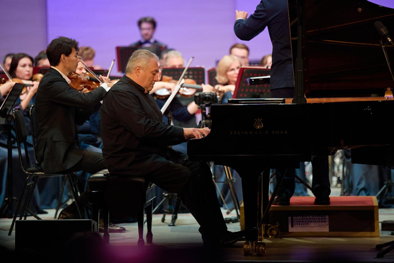 Госоркестр Башкортостана побаловал публику ретро-джазом