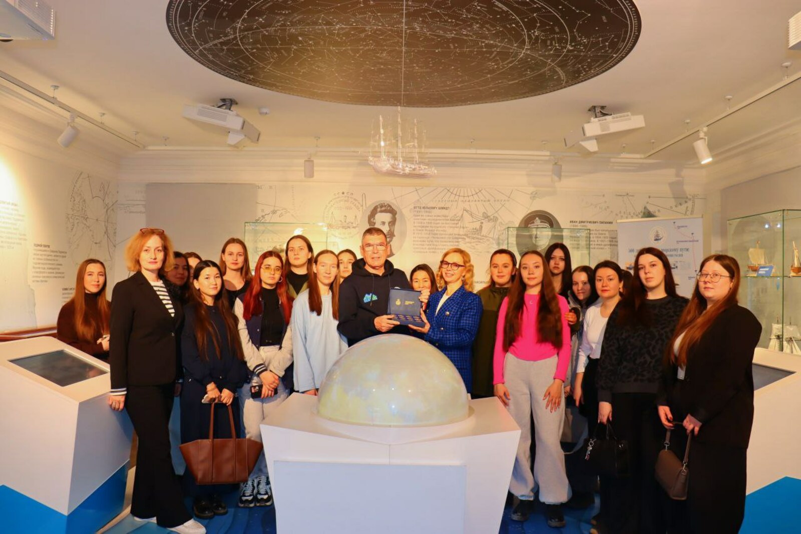 ИЗ ЧАСТНОЙ КОЛЛЕКЦИИ – В МУЗЕЙ