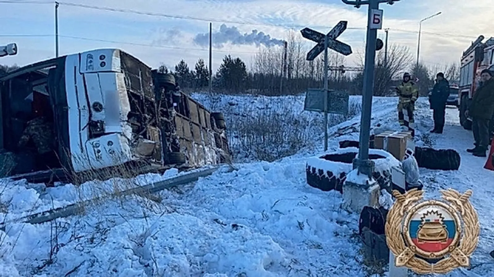 В Башкирии перевернулся вахтовый автобус