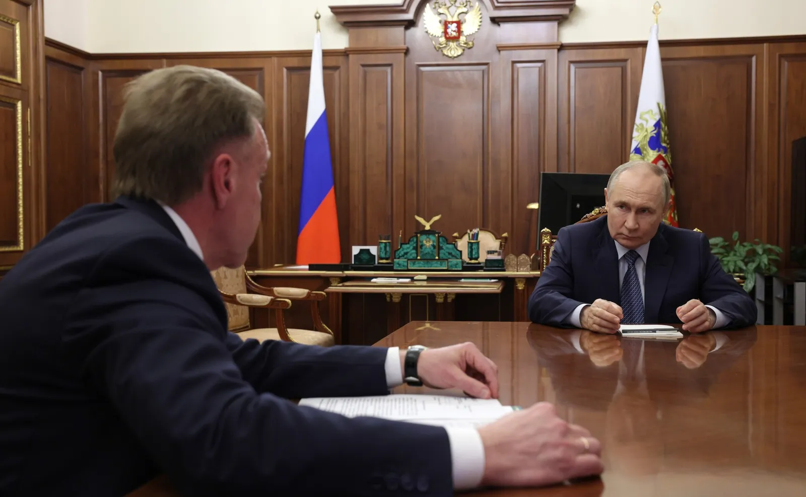 Путин встретился с председателем госкорпорации развития «ВЭБ.РФ»  Шуваловым