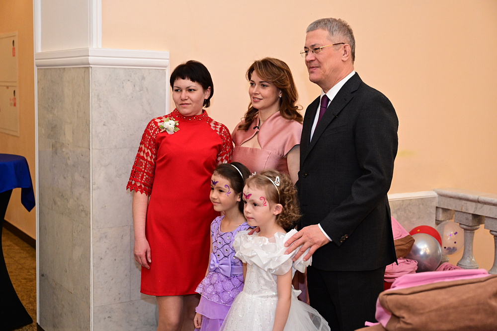 «Бал маленьких принцесс» в Уфе собрал детей со всей республики