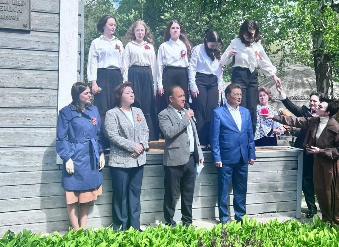 Участие в патриотической акции "Катюша" ( Зам пред ОП РБ Лида Исаргакова).