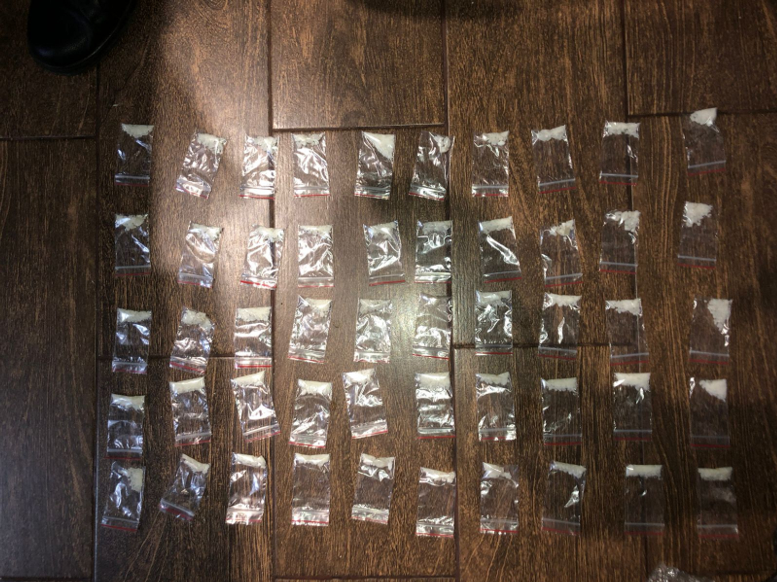 В Уфе сотрудники полиции задержали наркокурьера