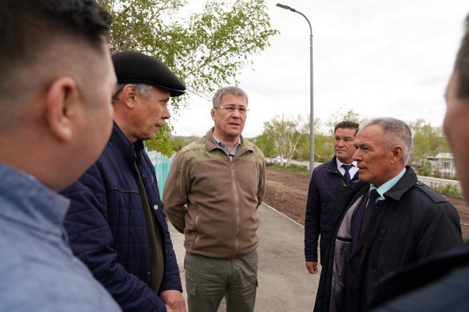 Радий Хабиров посетил соцобъекты в Баймаке