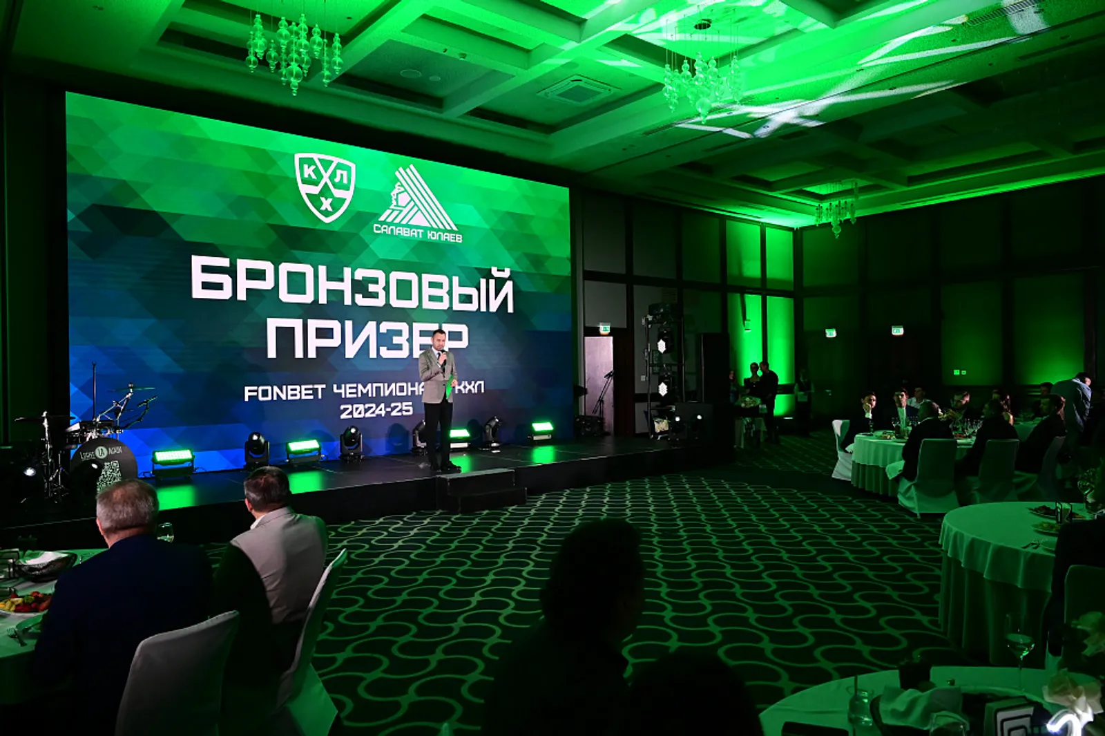Хоккеистам «Салавата Юлаева» вручили бронзовые медали