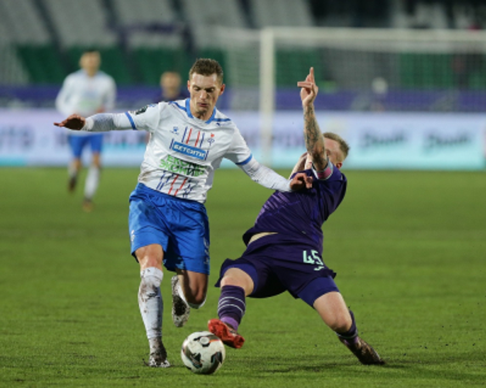 ФК «Уфа»  разгромлен  «Факелом» со счетом 4:0