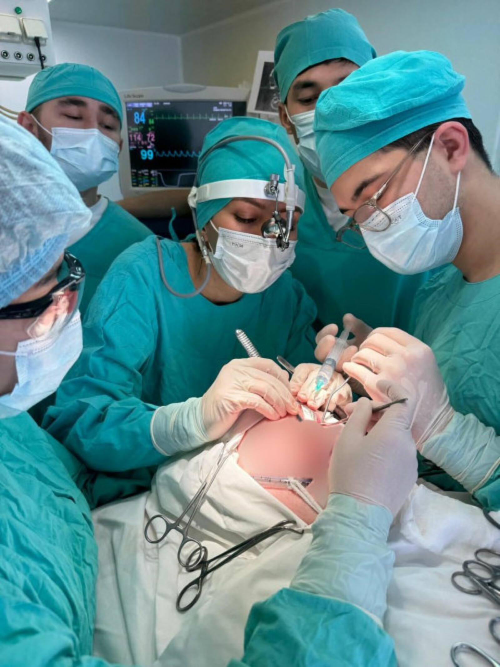 В Уфе помогли бойцу СВО восстановить стенки глазницы и лица после боевой травмы