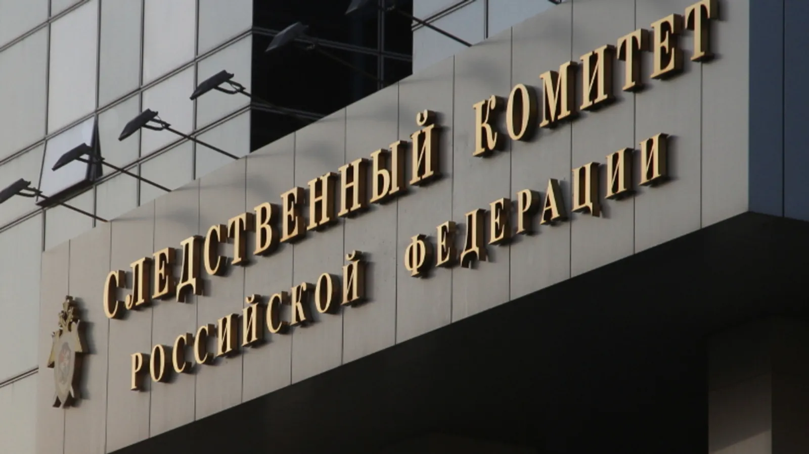 Рухнул с крыши снег – пострадал человек. Кто ответит?