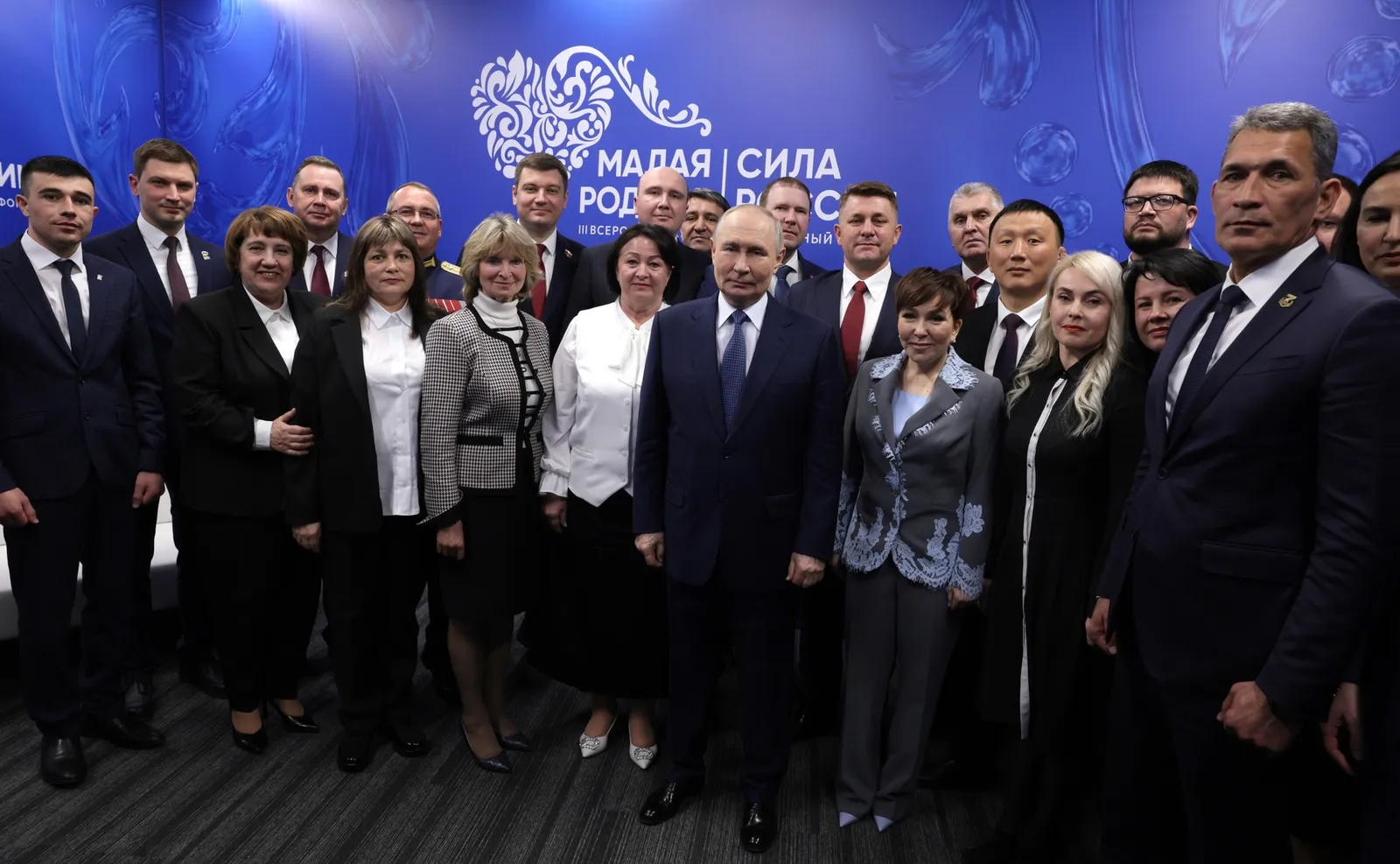 Путин встретился с представителями муниципального сообщества