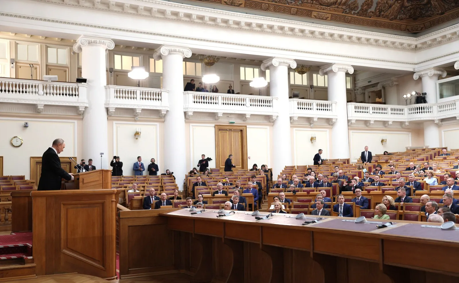 Путин выступил на заседании Совета законодателей