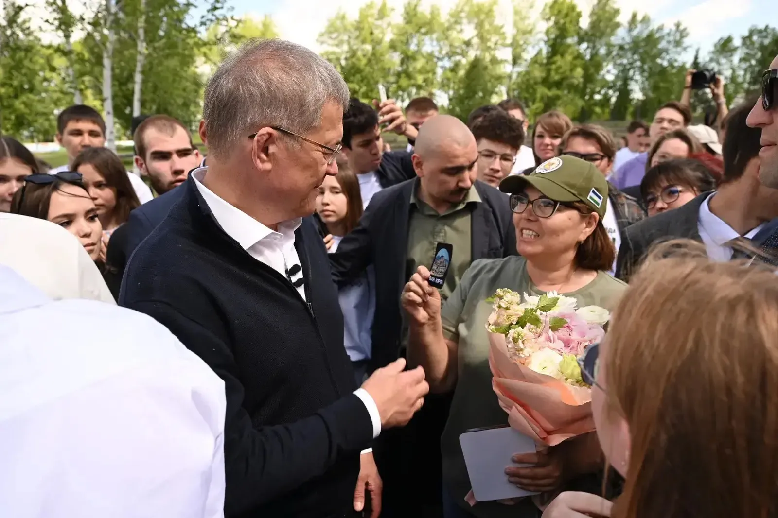 Радий Хабиров встретился с волонтёрами