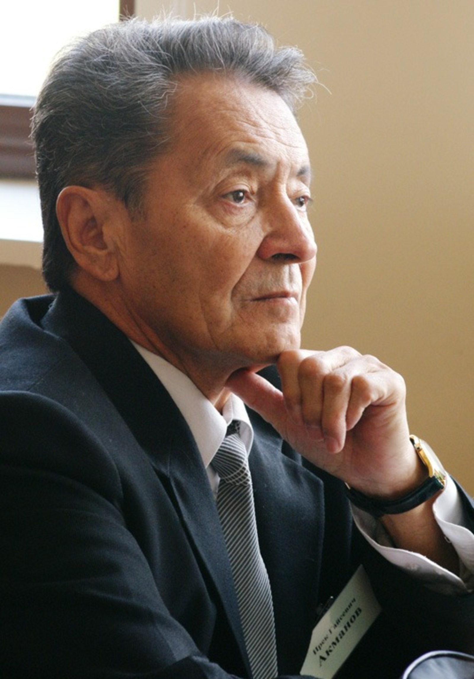 В Башкирии простились с известным историком Иреком Акмановым