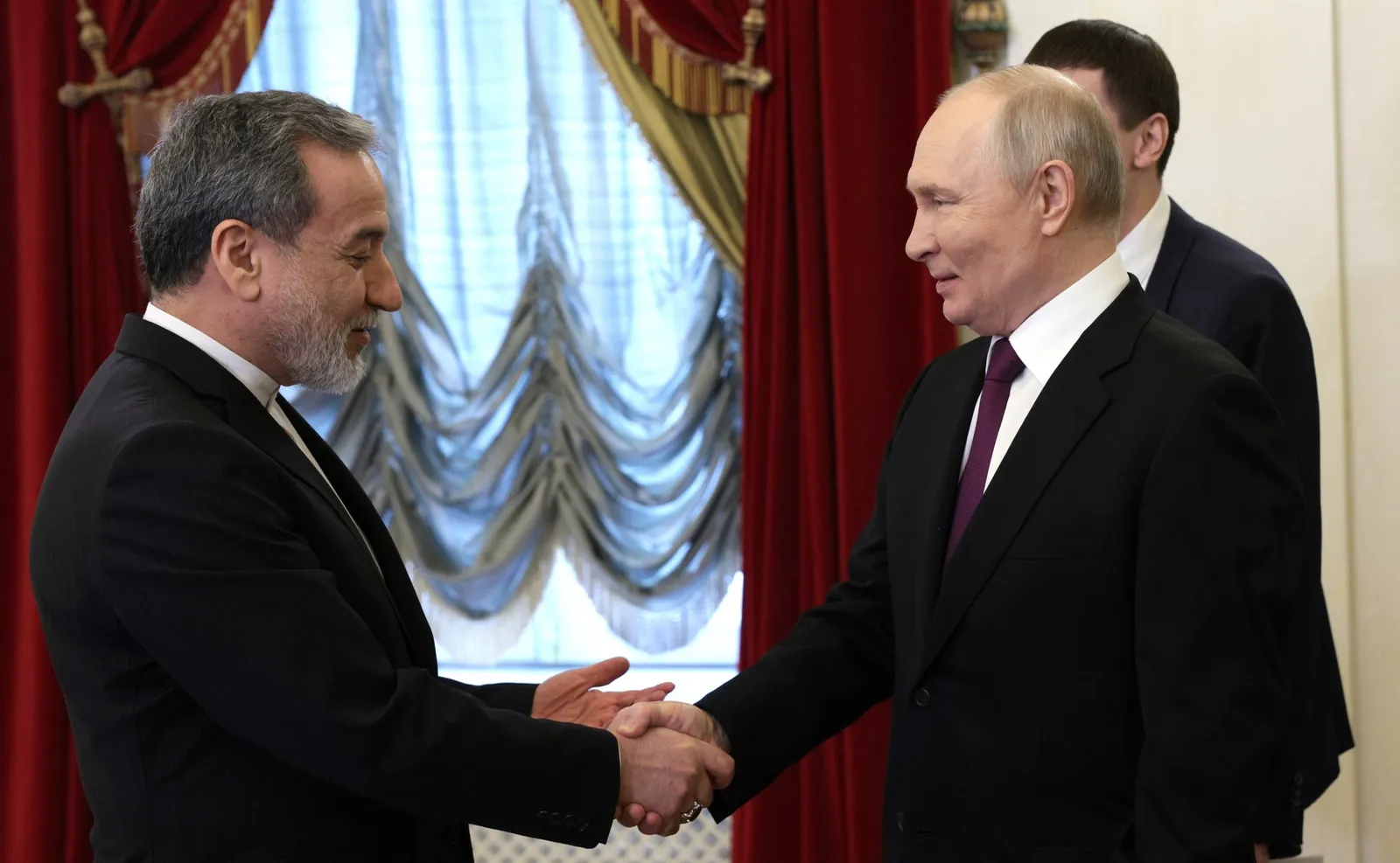 Путин встретился с министром иностранных дел Ирана