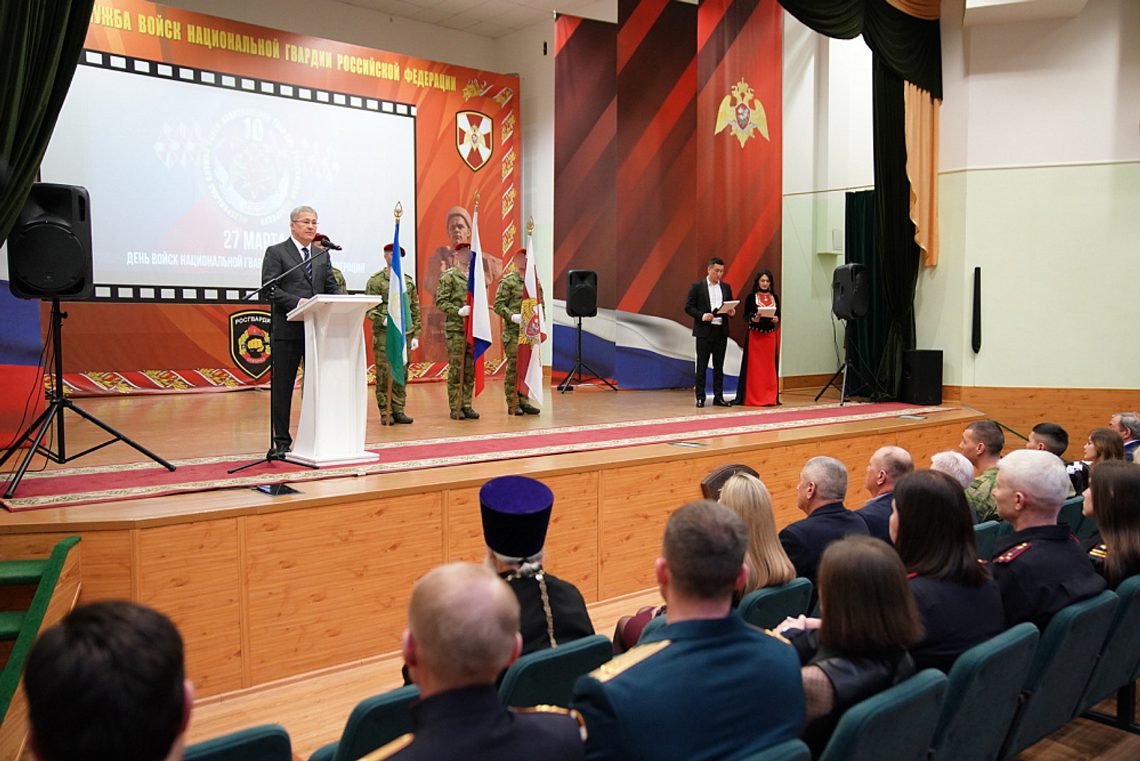 Радий Хабиров поздравил бойцов Росгвардии