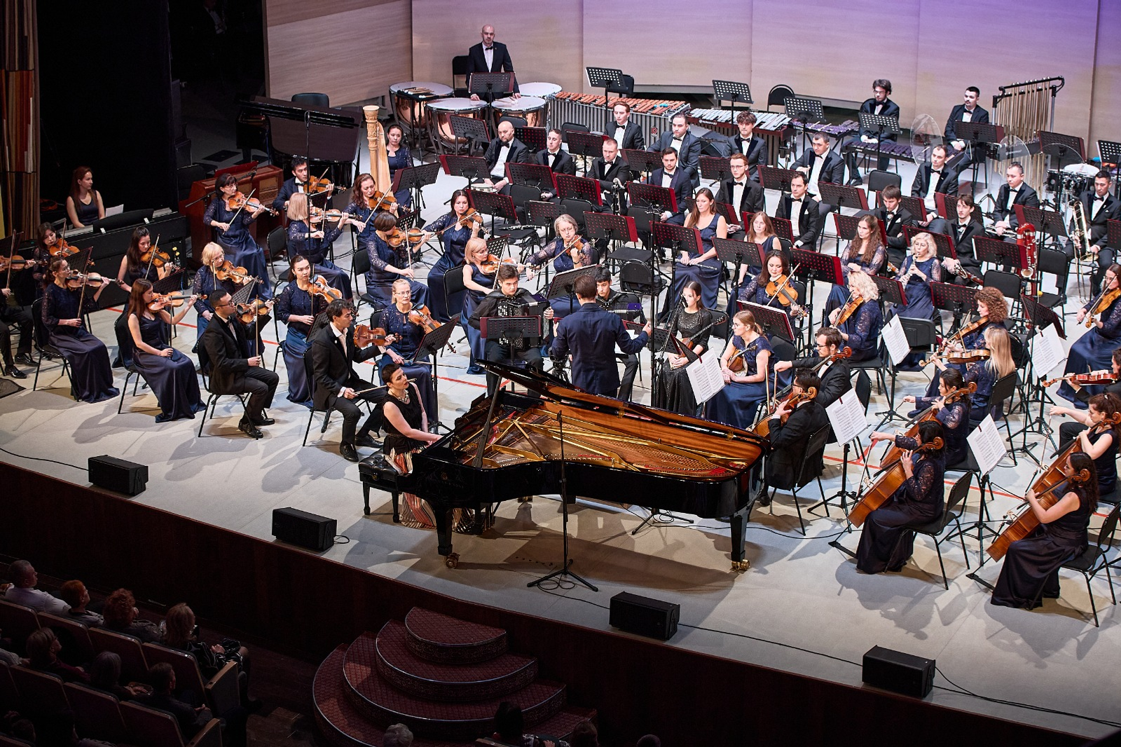 С Госоркестром РБ вновь выступила… королева